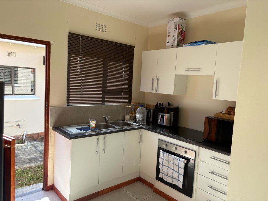 2 Bedroom Property for Sale in Cove Rock Eastern Cape